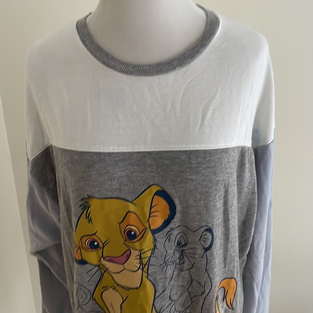 Lion king pajamas with Simba on front longer in back by Disney size S 4–6 - Picture 5 of 7